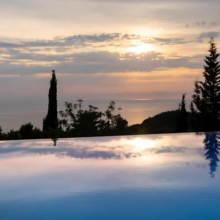 Villa Sapphire Blue Kalamíci