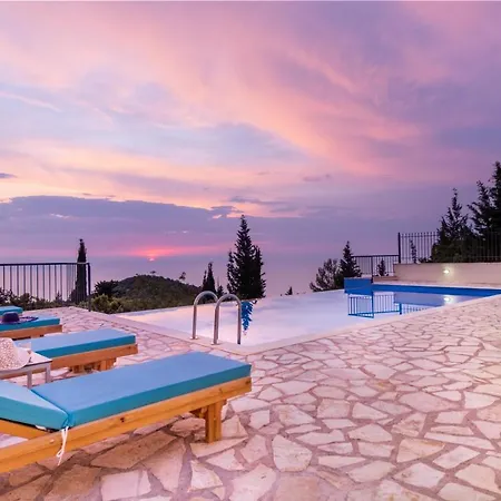Villa Sapphire Blue Kalamíci